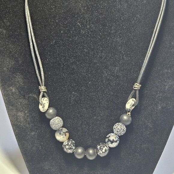 Black And White Themed Semiprecious Beaded Necklace Cord Chain 19-22" - Picture 4 of 15